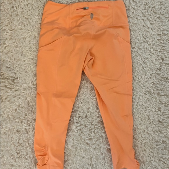 Free People Movement crop leggings with pockets!!! - Picture 2 of 3